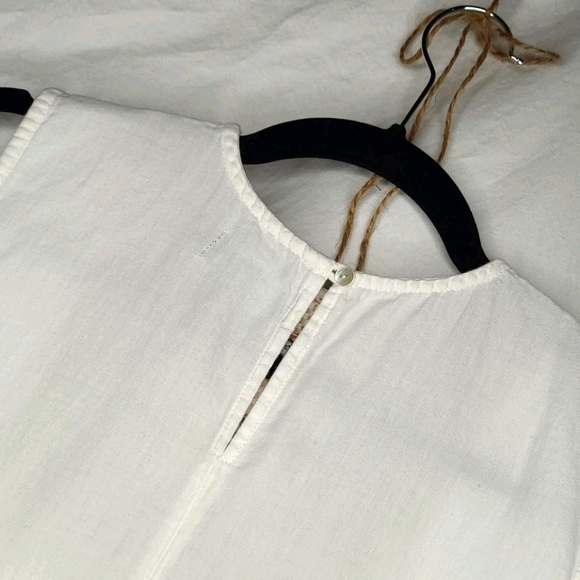 White Embroidered Sleeveless Top - Picture 5 of 6